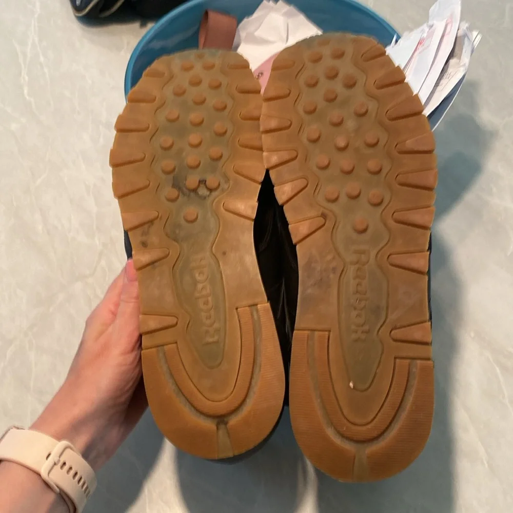 REEBOK Men’s Classic Black Leather Shoes - Picture 8 of 8